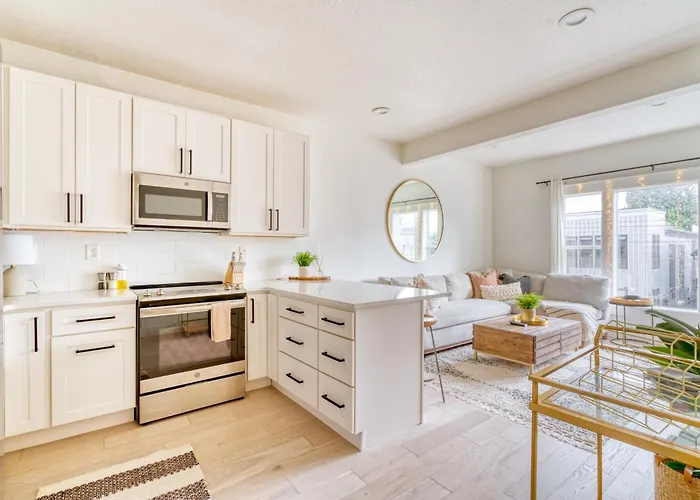 Stay Portland Collection - Perfect Portland Farmhouse Loft - Breweries & Bars
